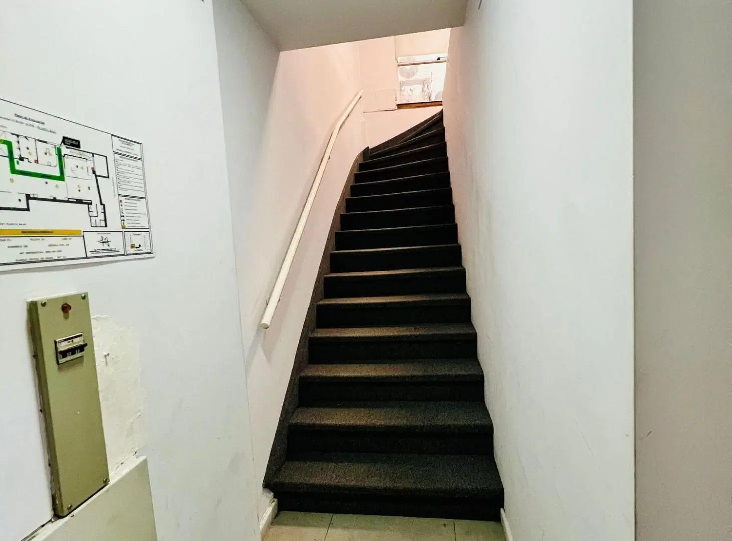 Alquiler Local Comercial Retiro sobre Av. Cordoba 5