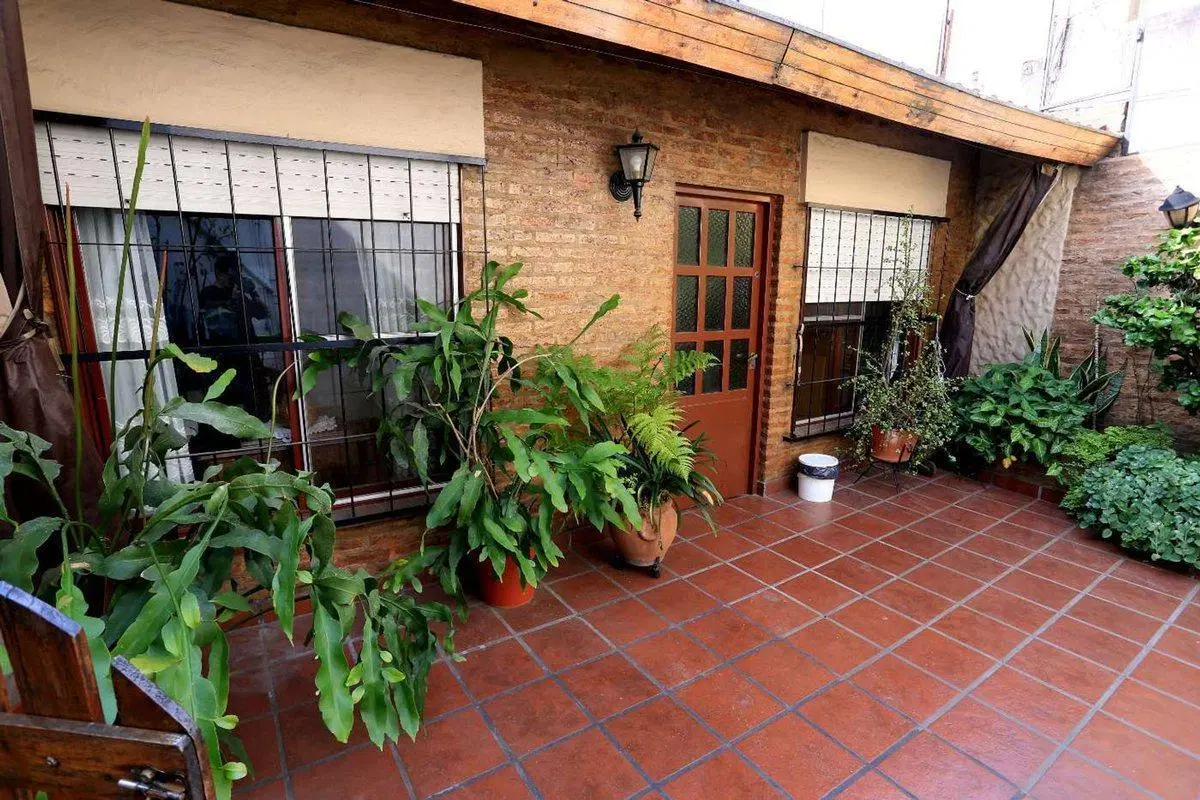 VTA HERMOSA CASA LOTE PROPIO 5 AMB. GARAJE 8