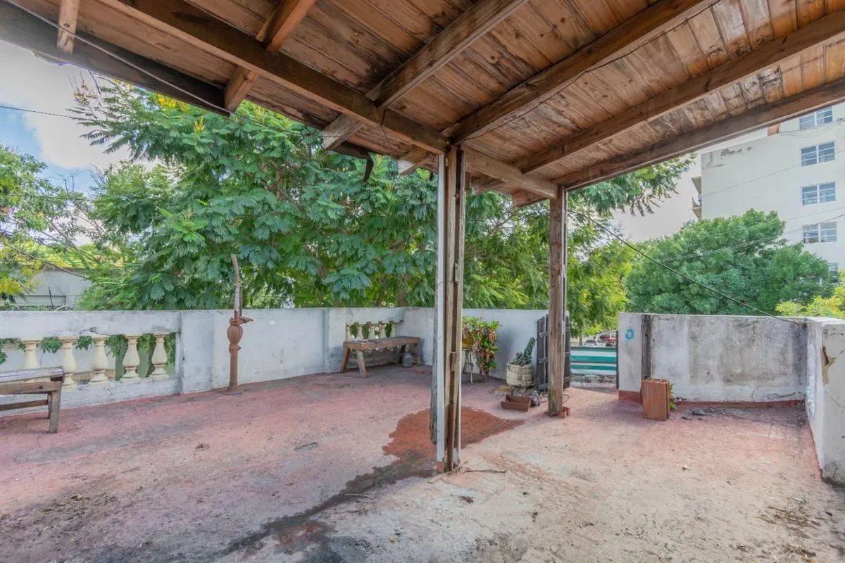 Casa en venta 6 Amb Flores lote propio 3