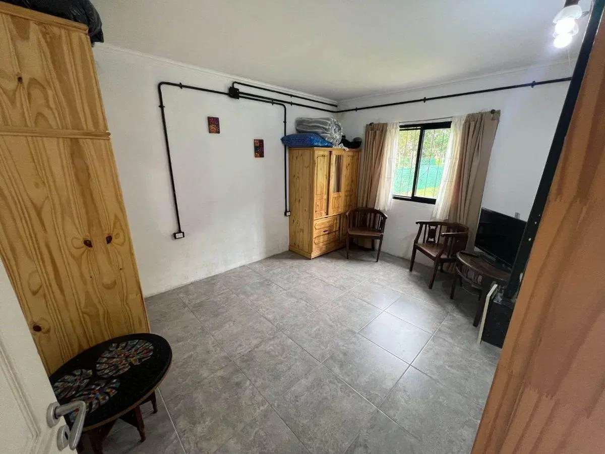 Casa PH venta 4 amb Brandsen con cochera y jardín 4