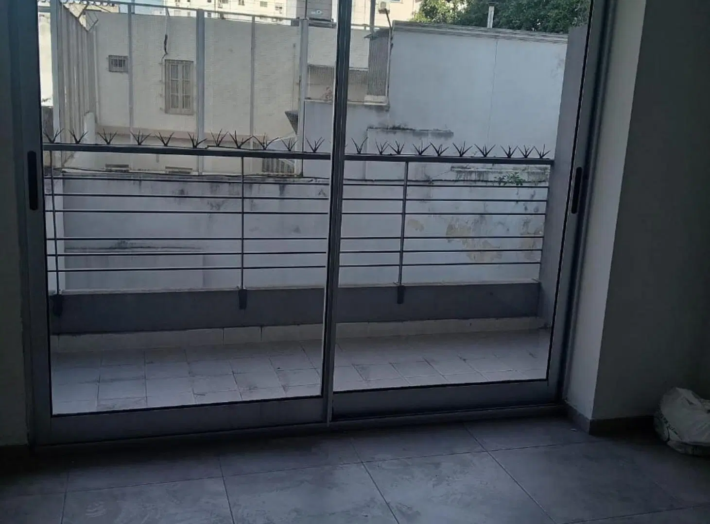 ALQUILER MONOAMBIENTE AMPLIO BALCON EXCELENTE UBIC 6