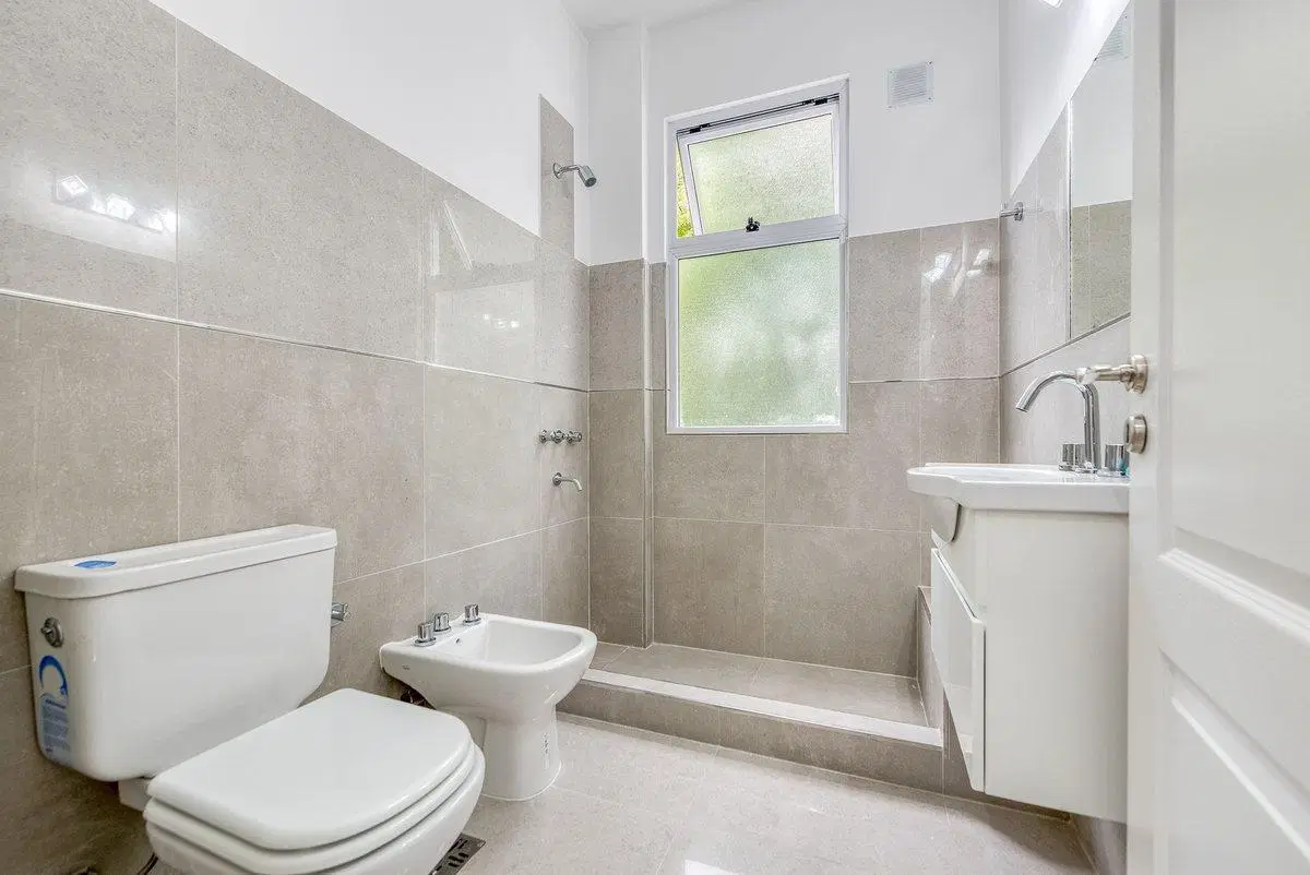 Casa edificio en block 20 u venta Pque Chacabuco 8