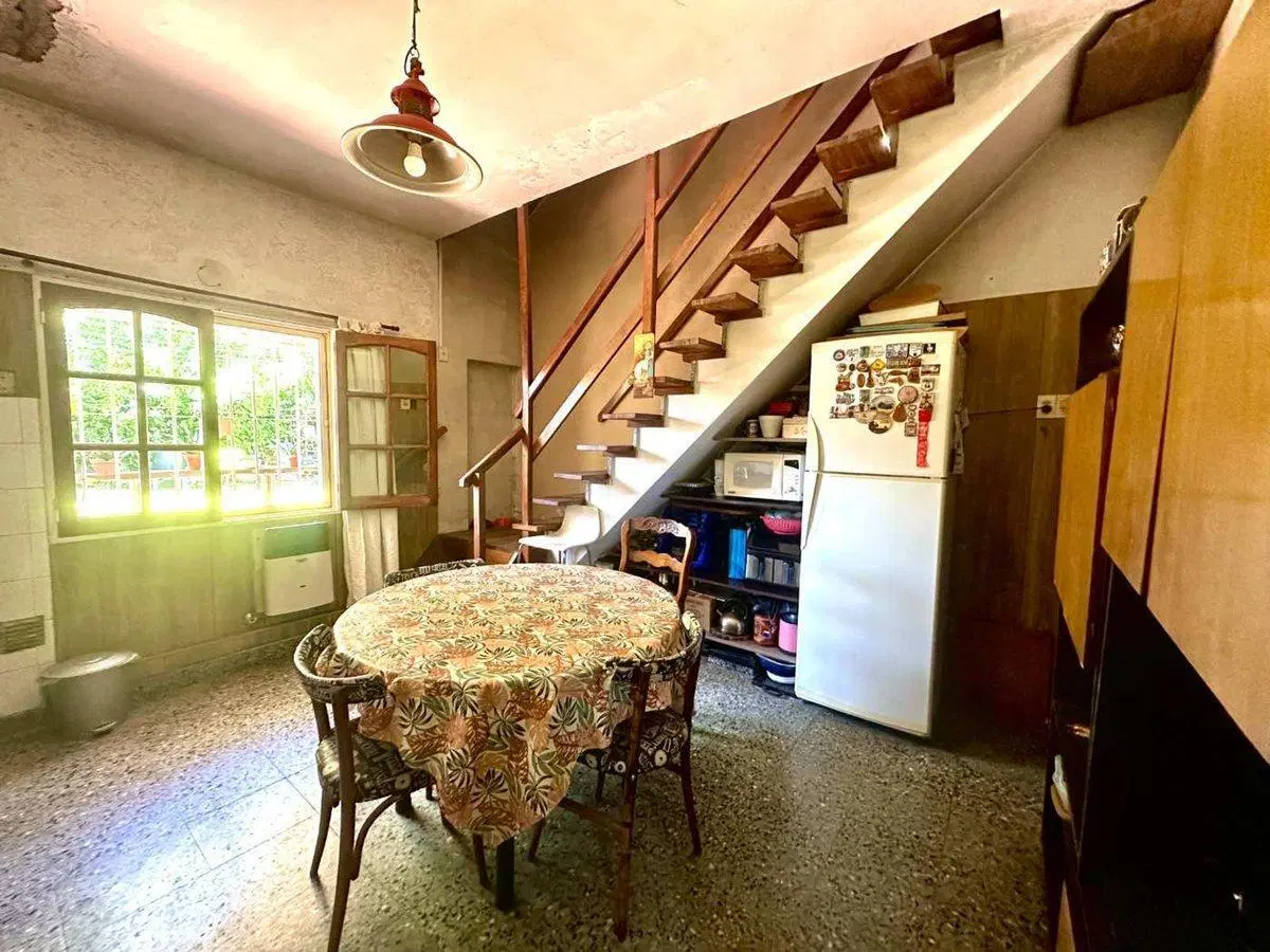 CASA EN VENTA 6 AMB JARDIN TERRAZA Y GARAGE 5