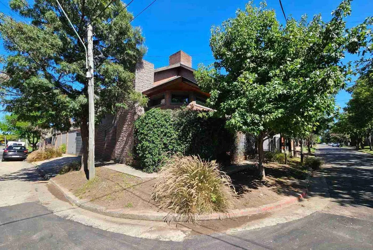 Casa 6 amb Venta El Palomar Pileta Parque PERMUTA 4