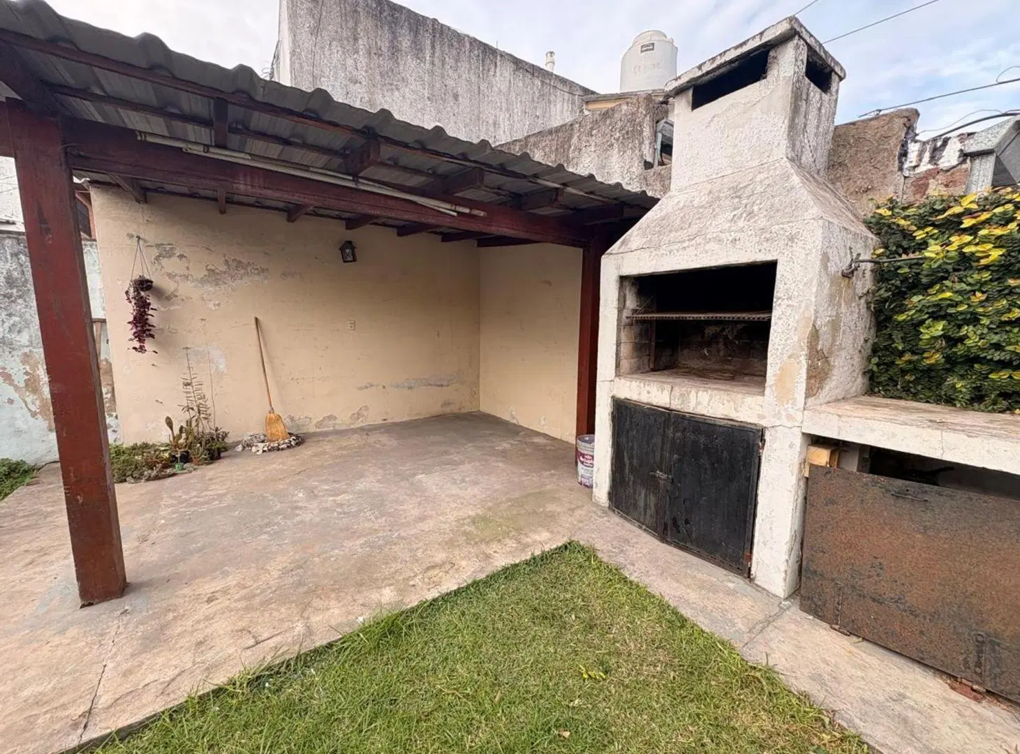 VENTA CASA 3 AMB CON PILETA Y COCHERA V. ADELINA 3