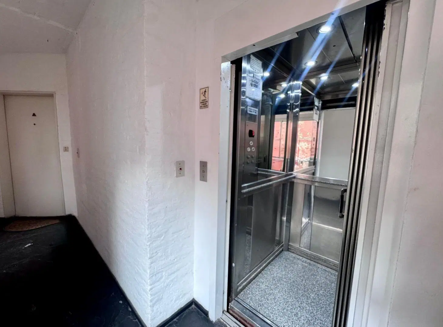 VENTA DEPTO MONOAMBIENTE COCHERA COLEGIALES 3