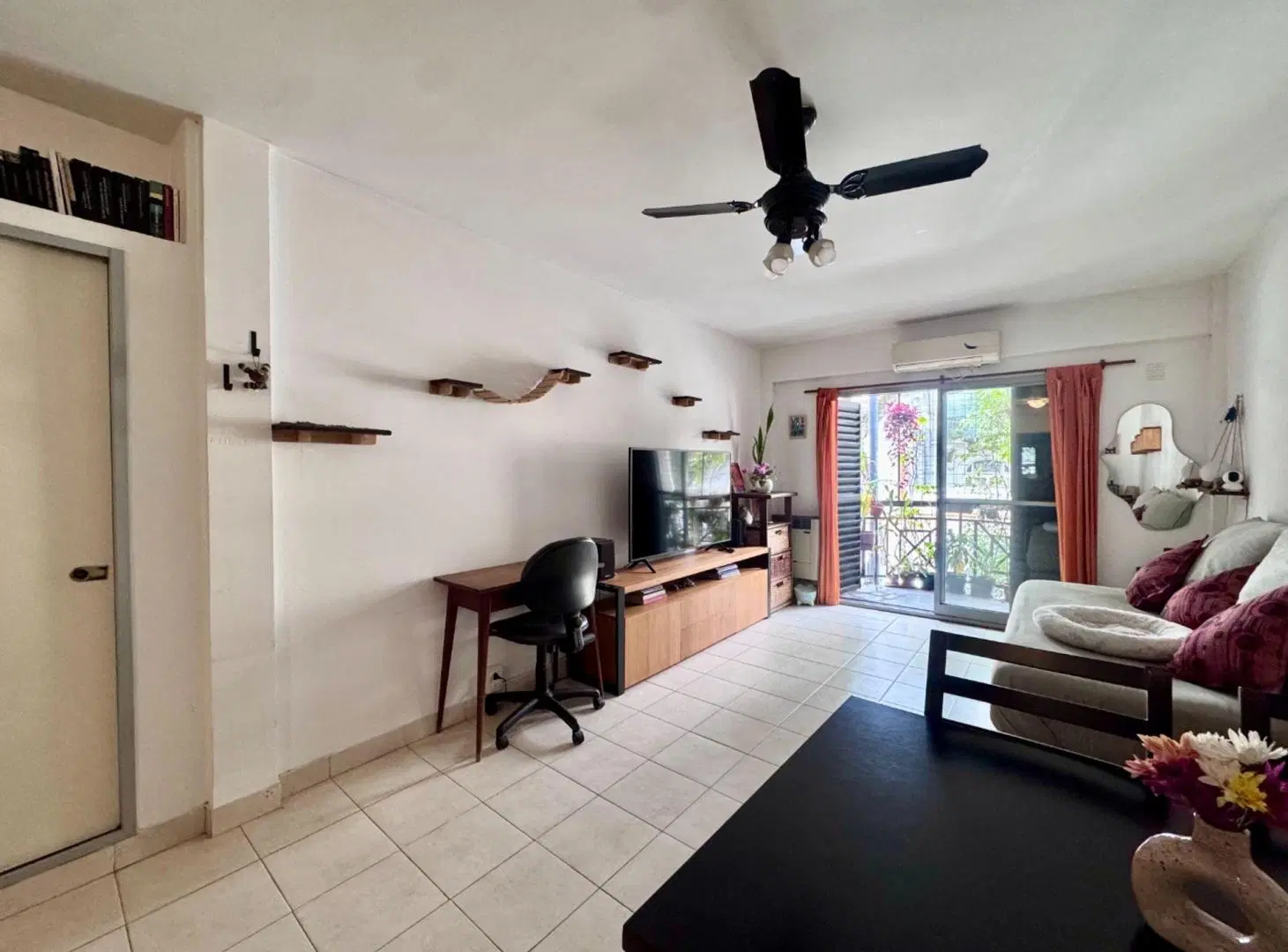 VENTA DEPTO MONOAMBIENTE COCHERA COLEGIALES 5