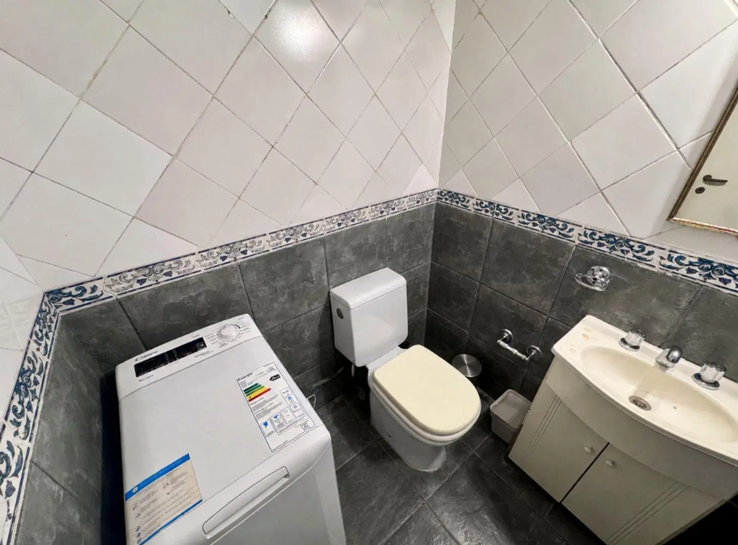 VENTA DEPTO MONOAMBIENTE COCHERA COLEGIALES 2