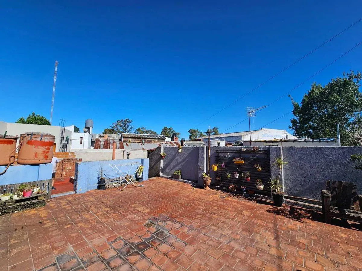 Casa 3 ambientes VENTA Gerly AVELLANEDA c terraza 1