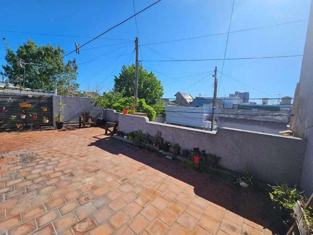Casa 3 ambientes VENTA Gerly AVELLANEDA c terraza 5