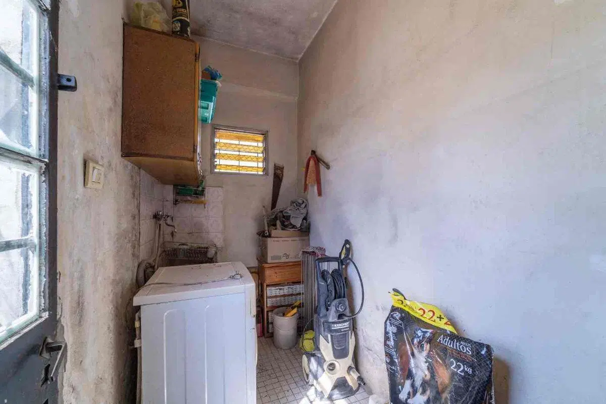VENTA CASA 2 AMBIENTES CON COCHERA VILLA DE MAYO 8