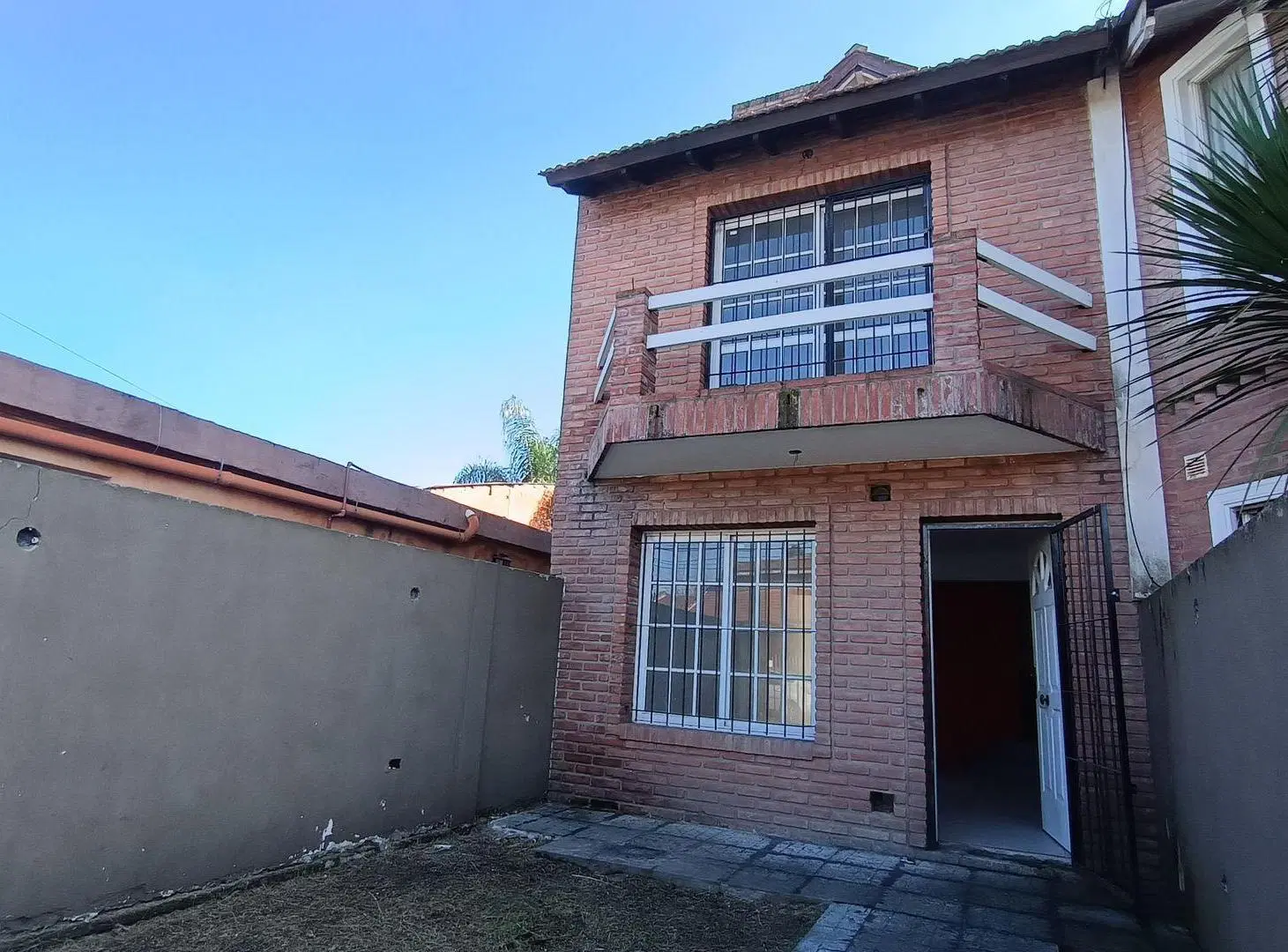 PH 4 AMB INDEPENDIENTE CON PATIO CASTELAR SUR 3