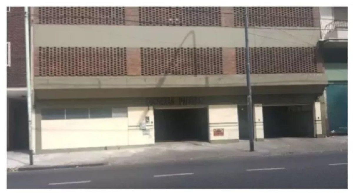 Foto de Cochera a la venta Flores cubierta de 15 mts, imagen 1