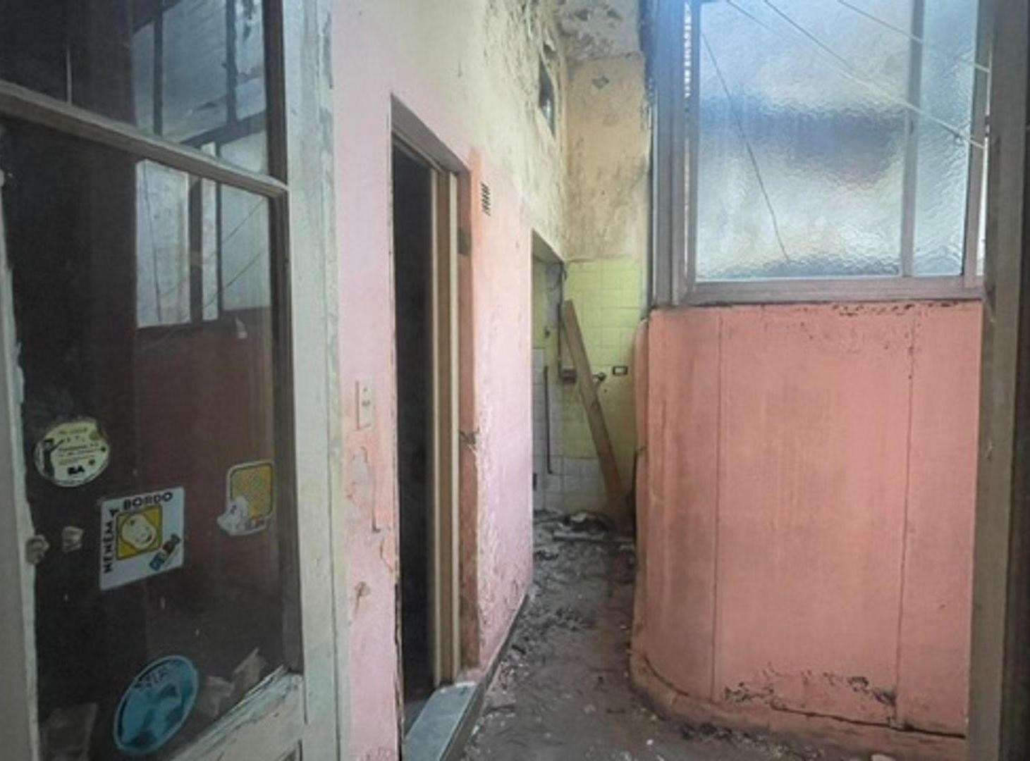 Foto de PH 2 AMB A REFACCIONAR EN SAN NICOLAS POR ESCALERA, imagen 2