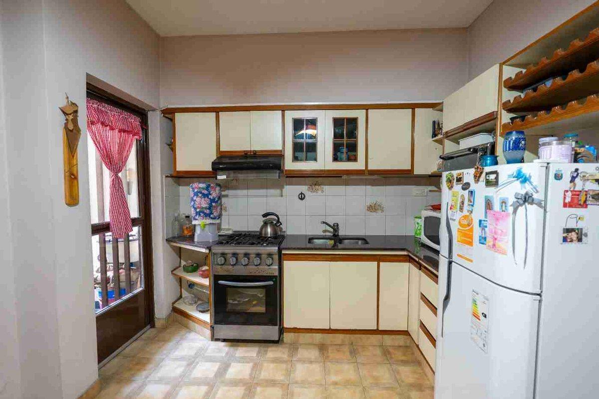 Foto de VENTA PH 3 AMBIENTES CON PATIO Y COCHERA CUBIERTA, imagen 3
