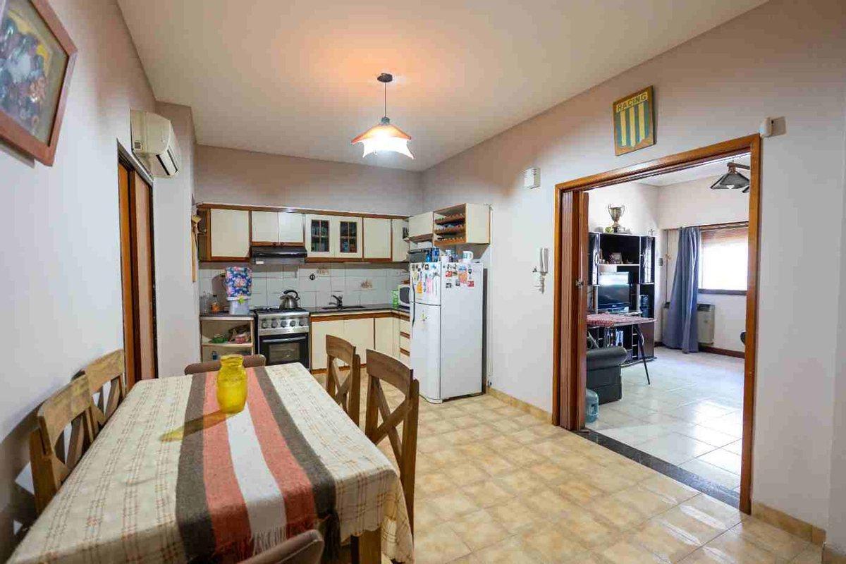 Foto de VENTA PH 3 AMBIENTES CON PATIO Y COCHERA CUBIERTA, imagen 1