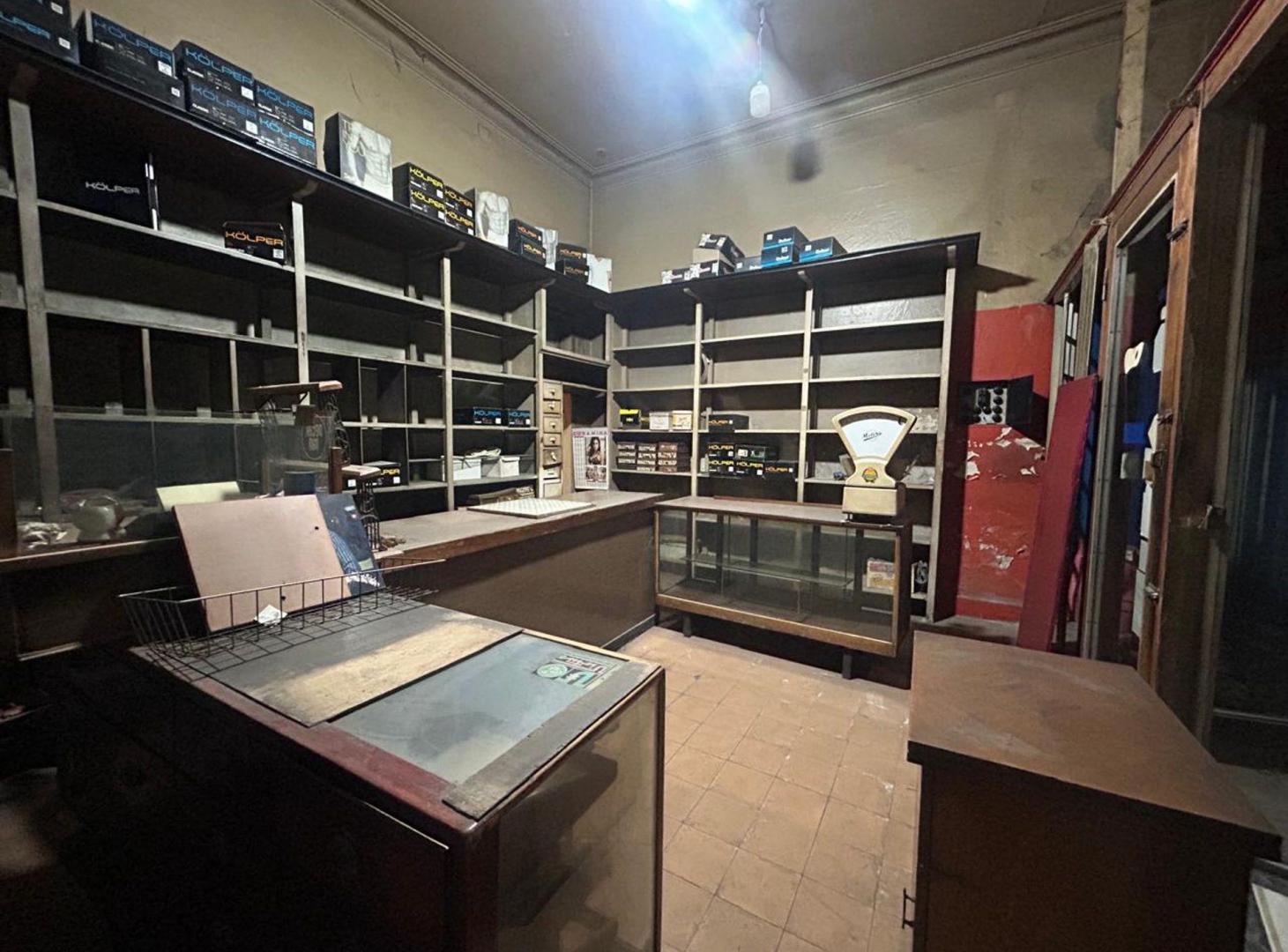 Foto de LOCAL EN VENTA BARRACAS CON VIVIENDA O DEPOSITO, imagen 1