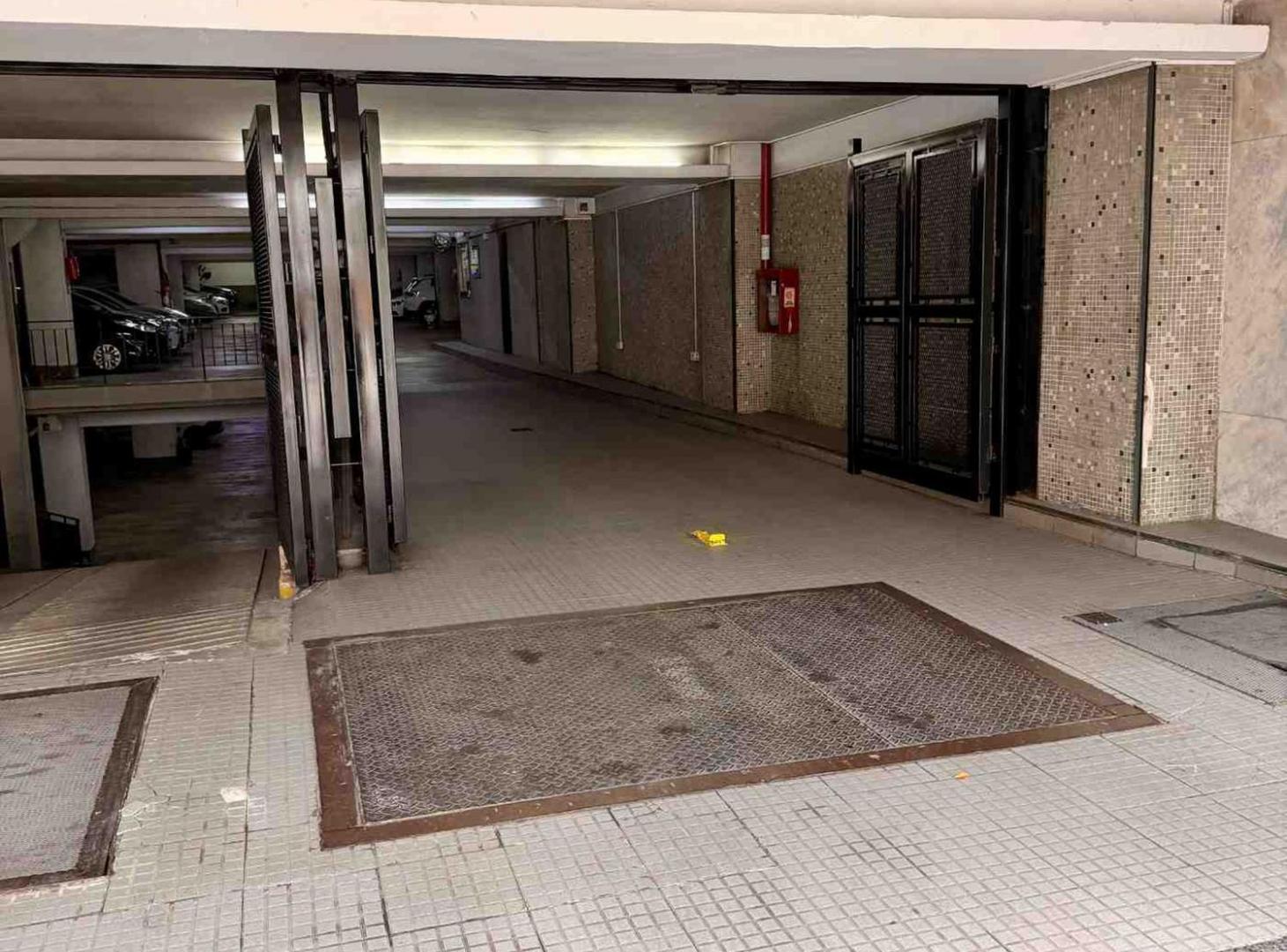 Foto de VENTA COCHERA ACCESO DIRECTO SEG 24HS ZONA RETIRO, imagen 2