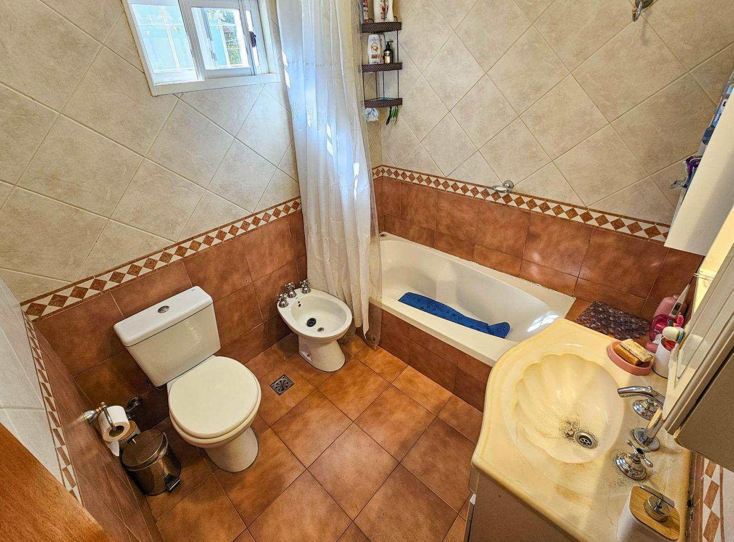 Foto de PH 3 Amb Venta Villa Maipu Balcon Terraza Propia, imagen 1