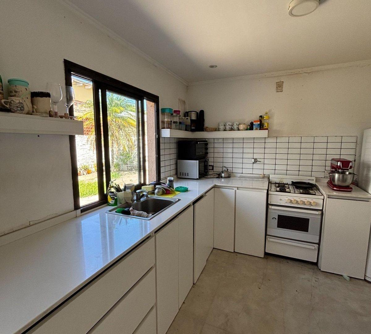 Foto de VENTA CASA 4 AMBIENTES COCHERA QUILMES APTO CRED, imagen 2
