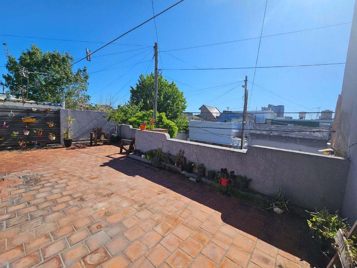 Foto de Casa 3 ambientes VENTA Gerly AVELLANEDA c terraza, imagen 4