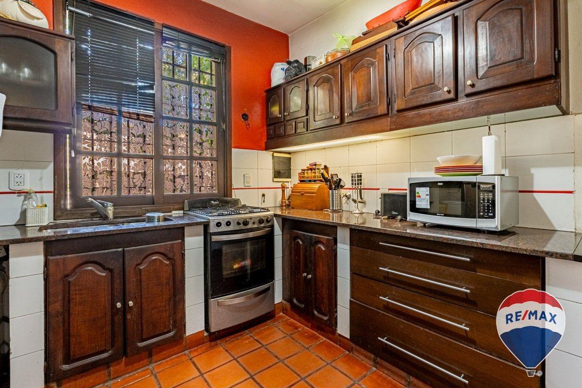 Foto de Venta casa 6 amb jardin pileta cochera, imagen 4