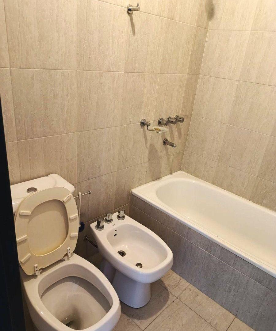 Foto de Venta departamento 2 ambientes con cochera Wilde, imagen 1
