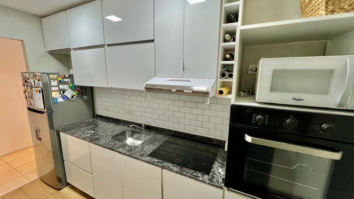 Foto de EN VENTA 2 1/2 AMBIENTES AV. CABILDO Y AV. LACROZE, imagen 3
