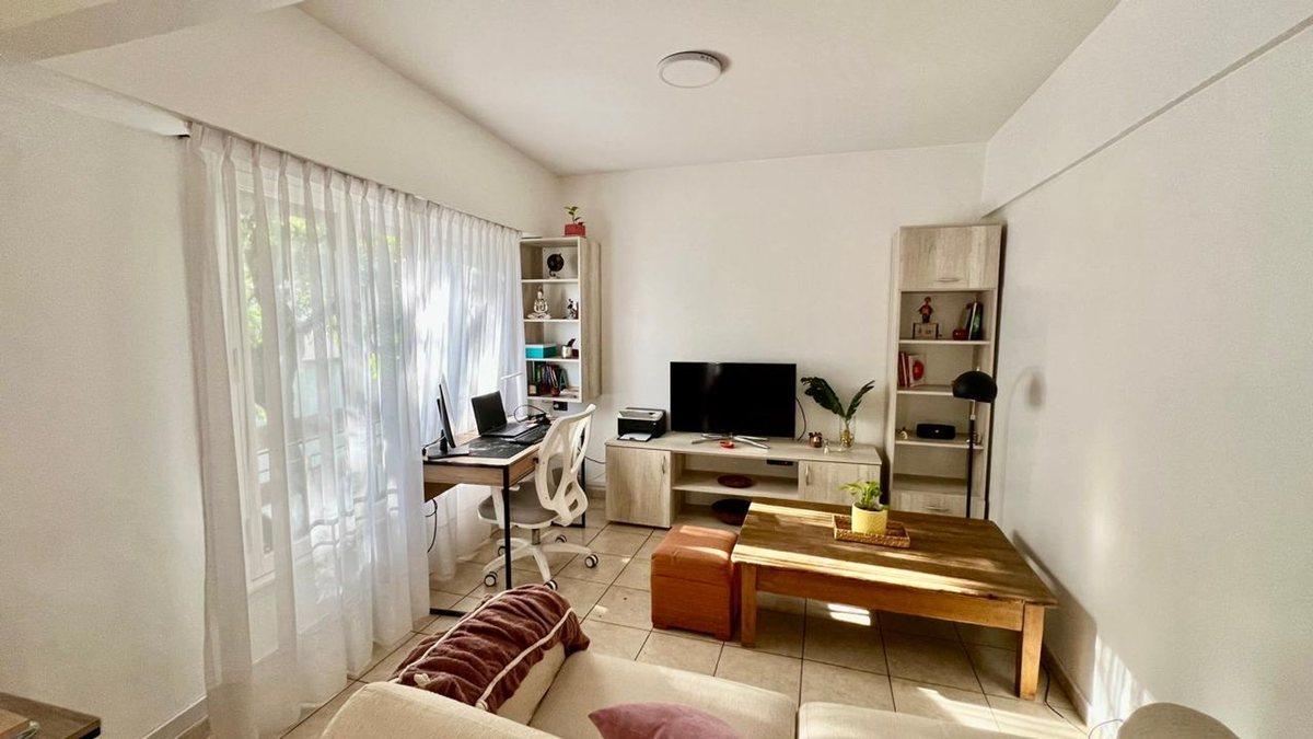 Foto de EN VENTA 2 1/2 AMBIENTES AV. CABILDO Y AV. LACROZE, imagen 2