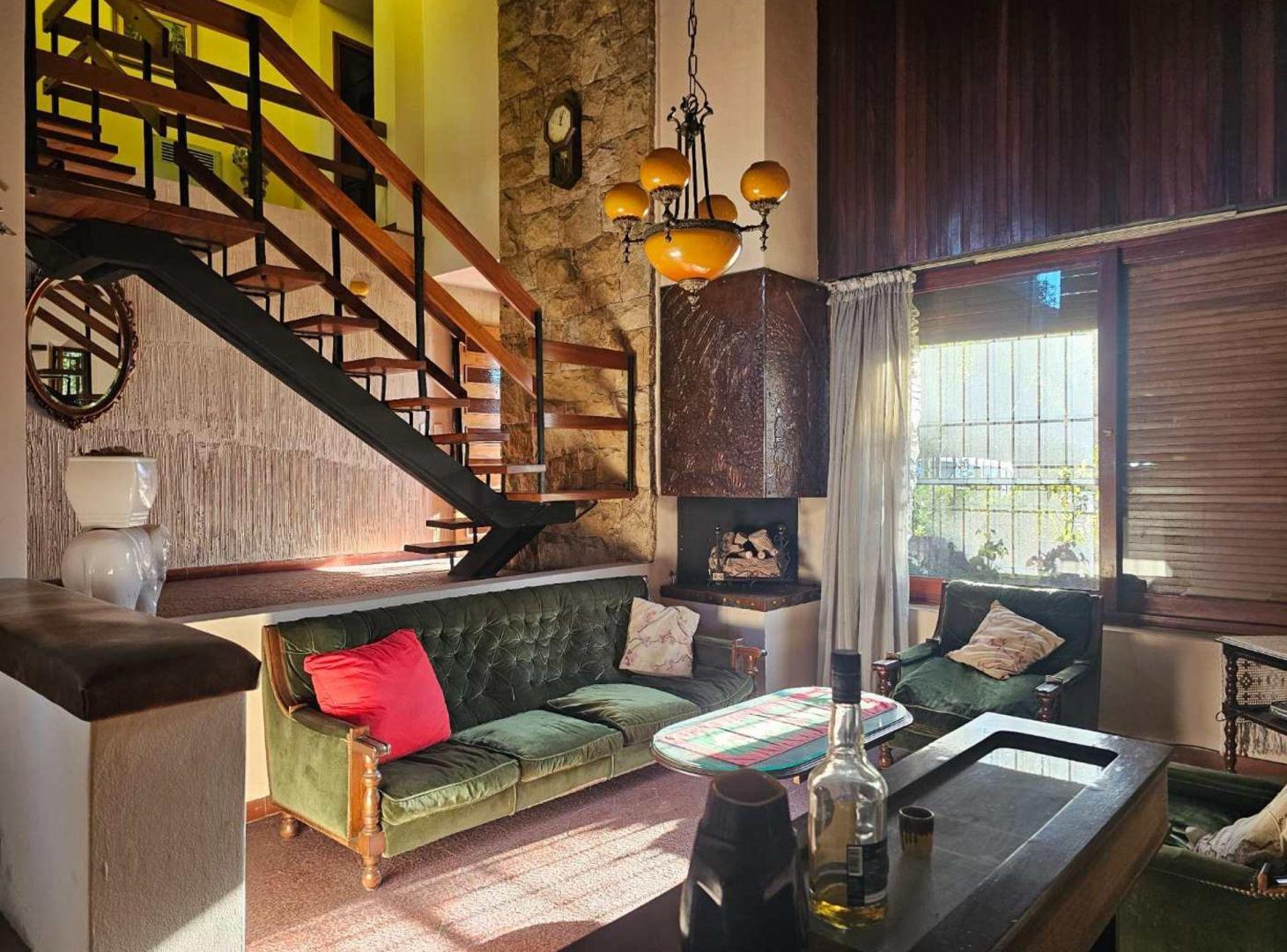 Foto de VENTA CASA 5 AMB DOBLE FRENTE HURLINGHAM PARQUE, imagen 2