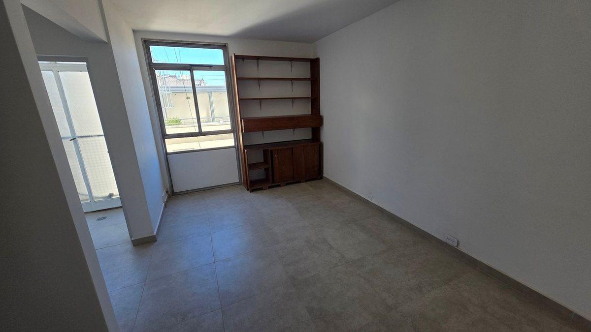 Foto de VENTA OFICINA SAN NICOLAS 3 DESPACHOS LUMINOSA, imagen 1