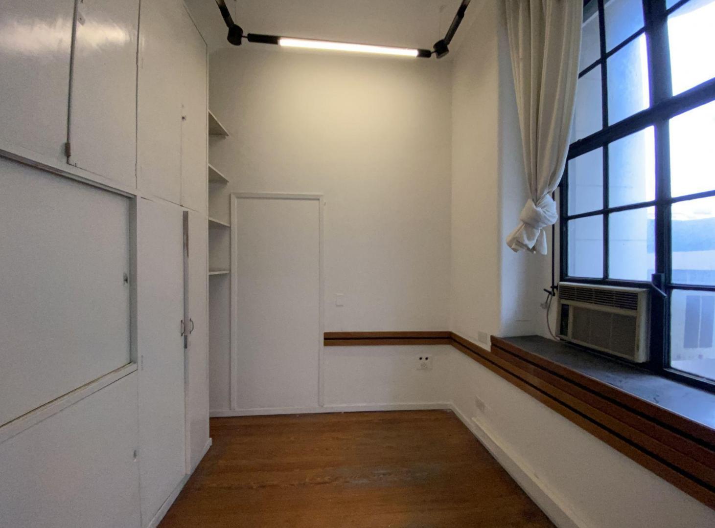 Foto de VENTA OFICINA COMERCIAL -PALACIO BAROLO, imagen 4