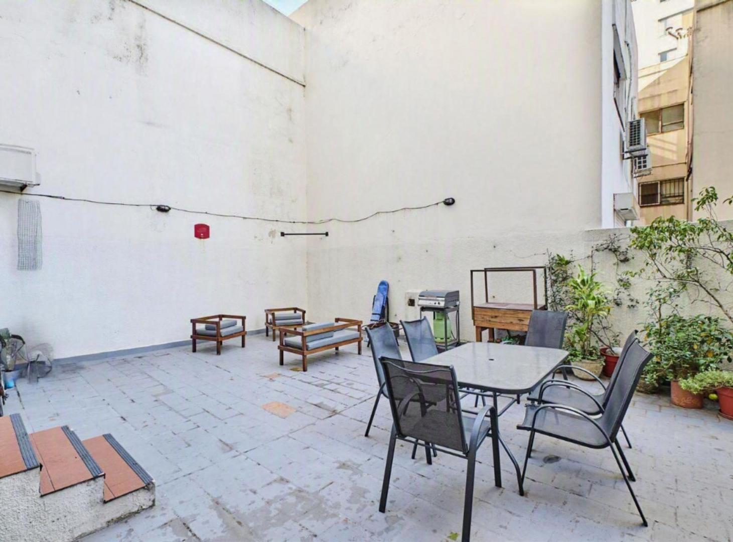 Foto de Venta departamento 5 amb patio cochera Palermo, imagen 2