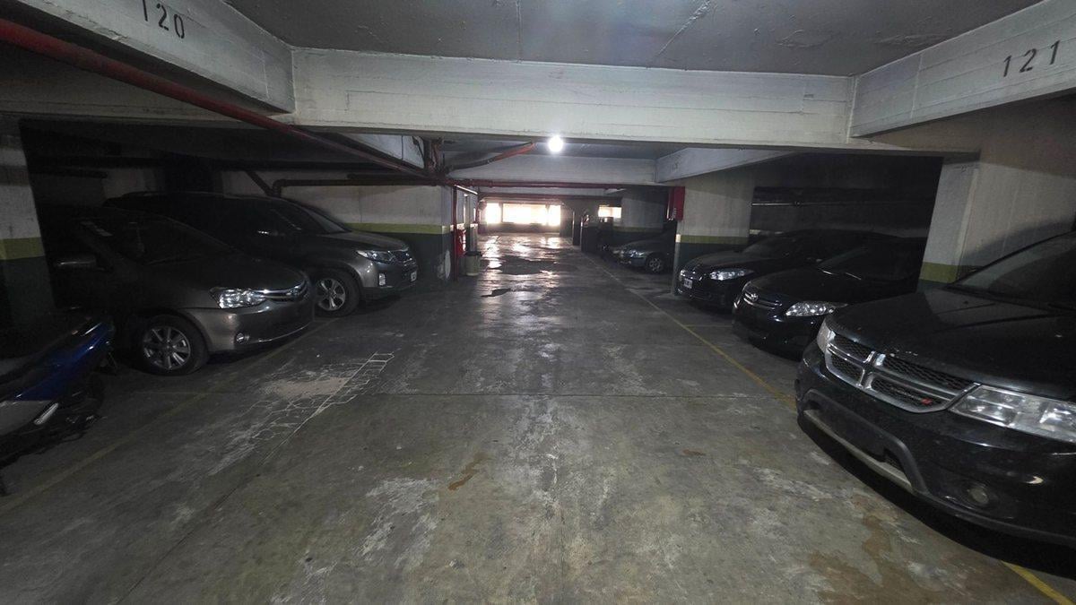 Foto de VENTA COCHERA FIJA CUBIERTA RECOLETA INVERSORES, imagen 1