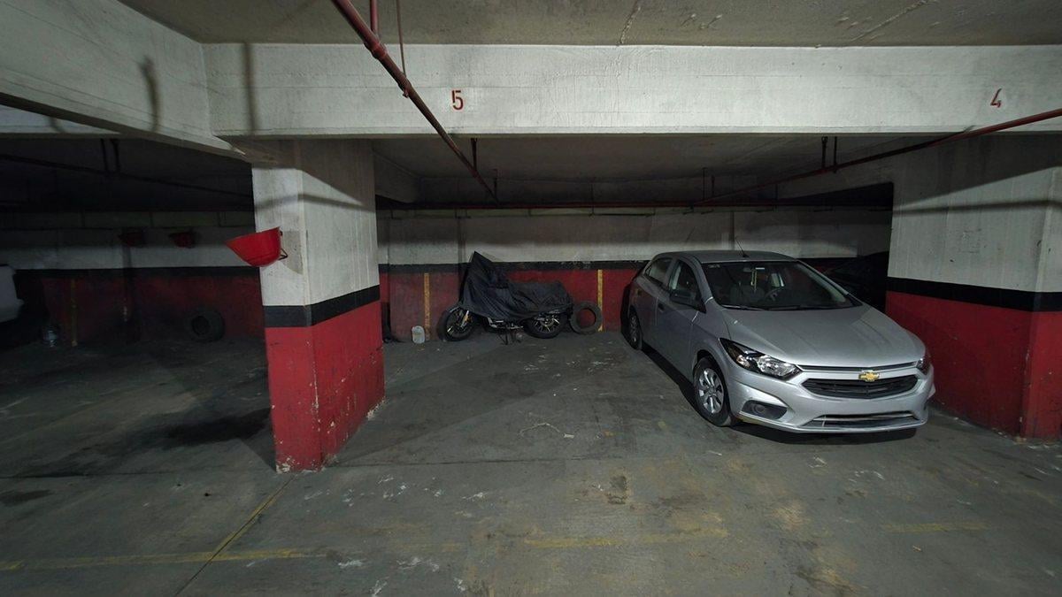 Foto de VENTA COCHERA FIJA CUBIERTA RECOLETA INVERSORES, imagen 4