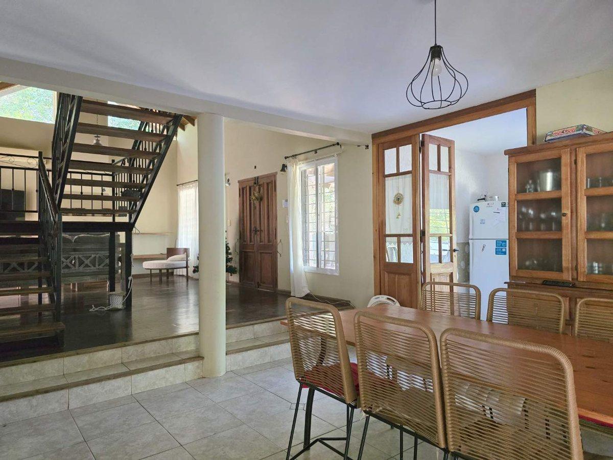 Foto de CASA 5 AMB A MTS COUNTRY BANCO PROVINCIA PERMUTA, imagen 2