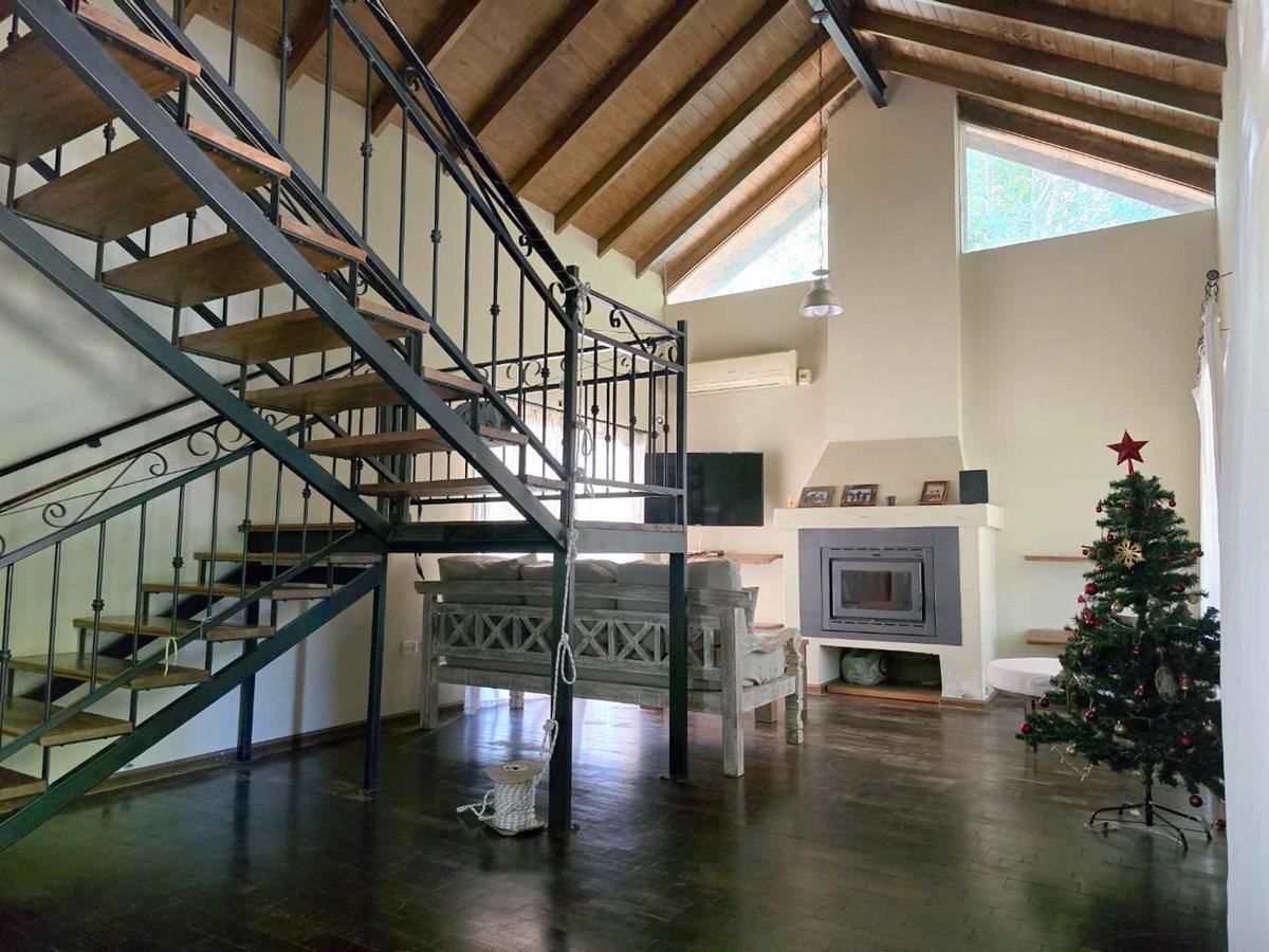 Foto de CASA 5 AMB A MTS COUNTRY BANCO PROVINCIA PERMUTA, imagen 5