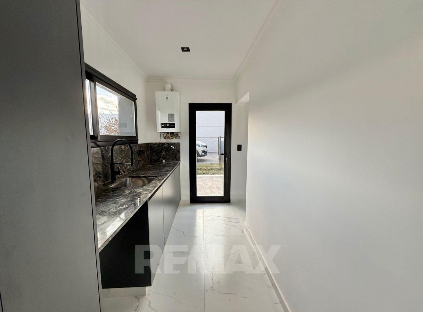 Foto de CASA 6 AMB VENTA B° SAN PABLO MUDATE YA CON EL 30%, imagen 4