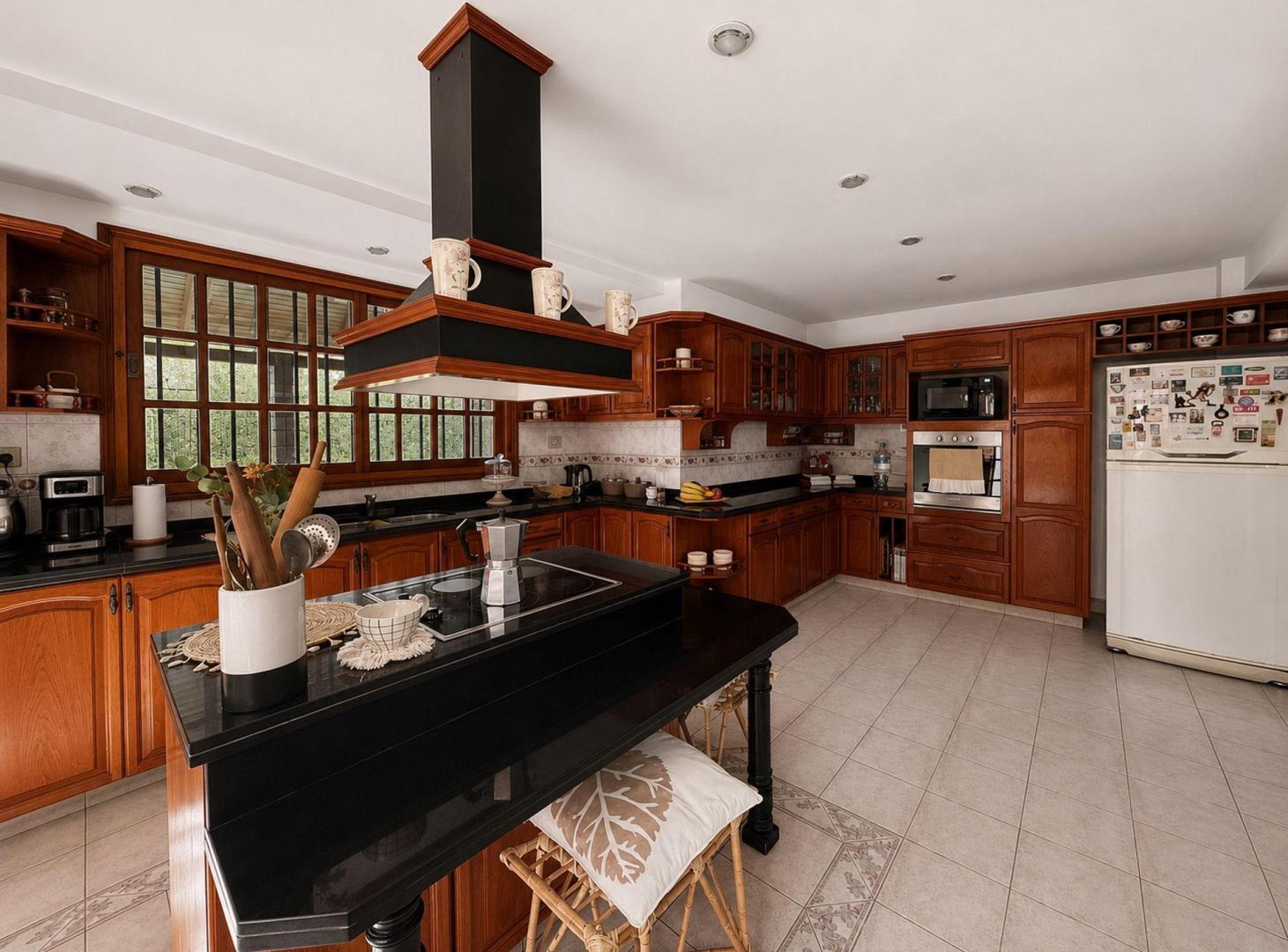 Foto de VENTA CASA 8 AMB VILLA SARMIENTO APTA CREDITO, imagen 1