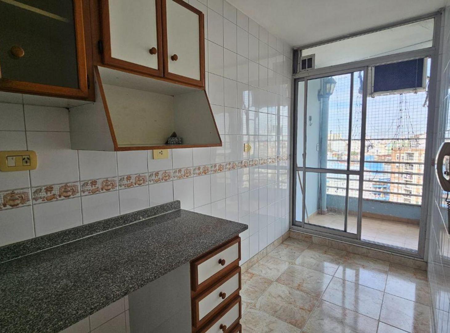Foto de VENTA 2 amb La Boca piso alto Balcón Luminoso, imagen 1