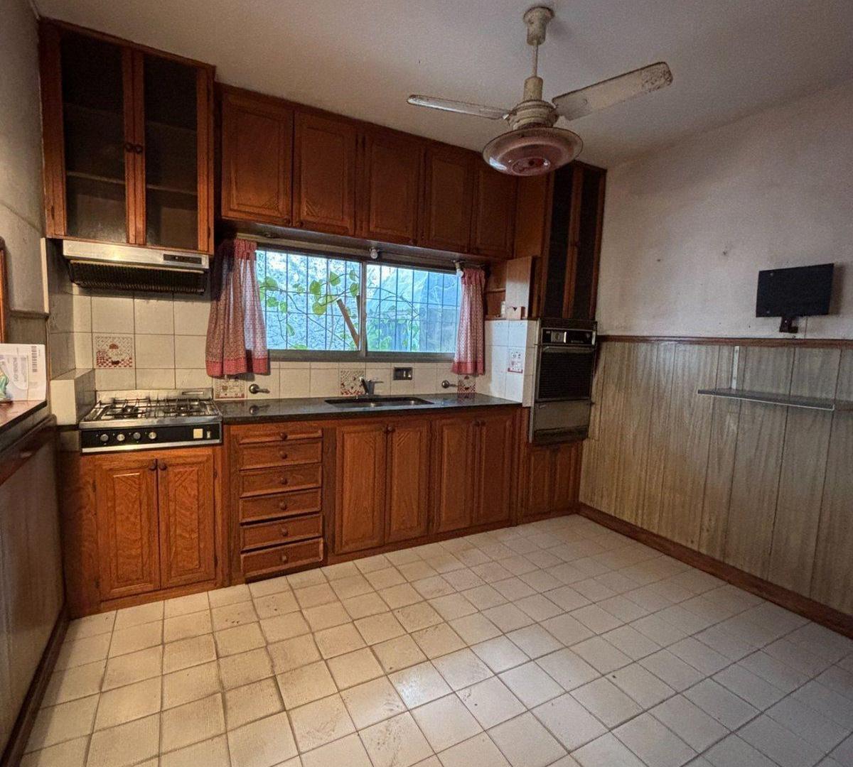 Foto de VENTA PH 4 AMBIENTES CON COCHERA QUILMES, imagen 5