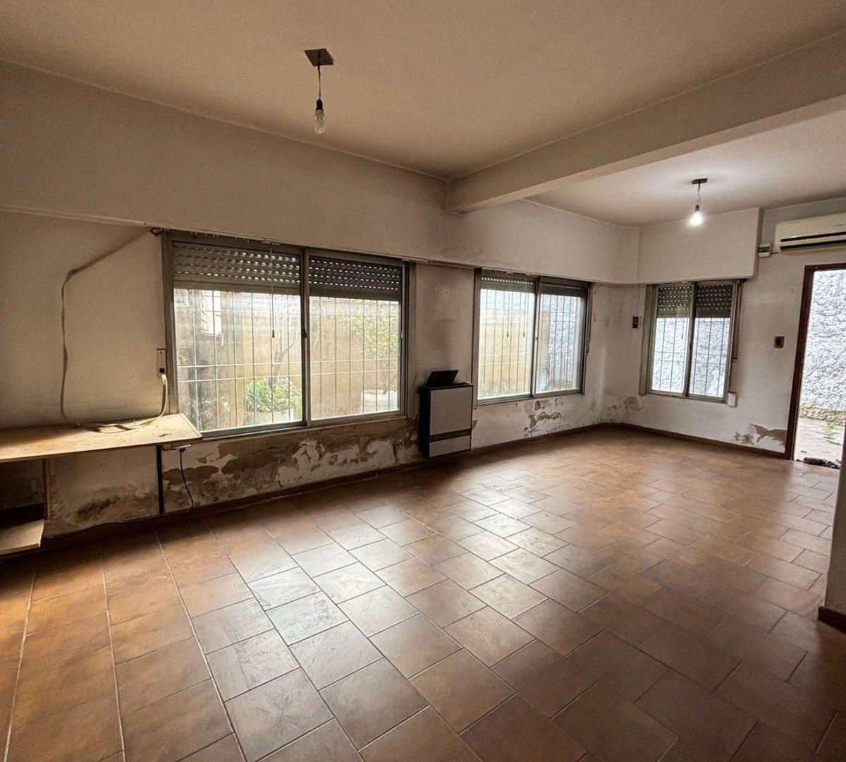 Foto de VENTA PH 4 AMBIENTES CON COCHERA QUILMES, imagen 2