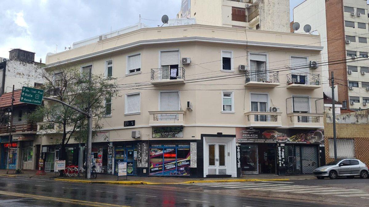 Foto de Edificio casa en block 20 u venta Pque Chacabuco, imagen 2