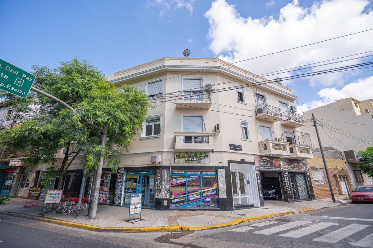 Foto de Edificio casa en block 20 u venta Pque Chacabuco, imagen 3