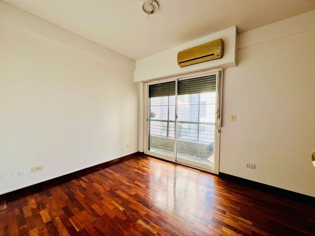 Foto de Venta Depto 2 Amb Balcon Corrido Cochera Belgrano, imagen 2