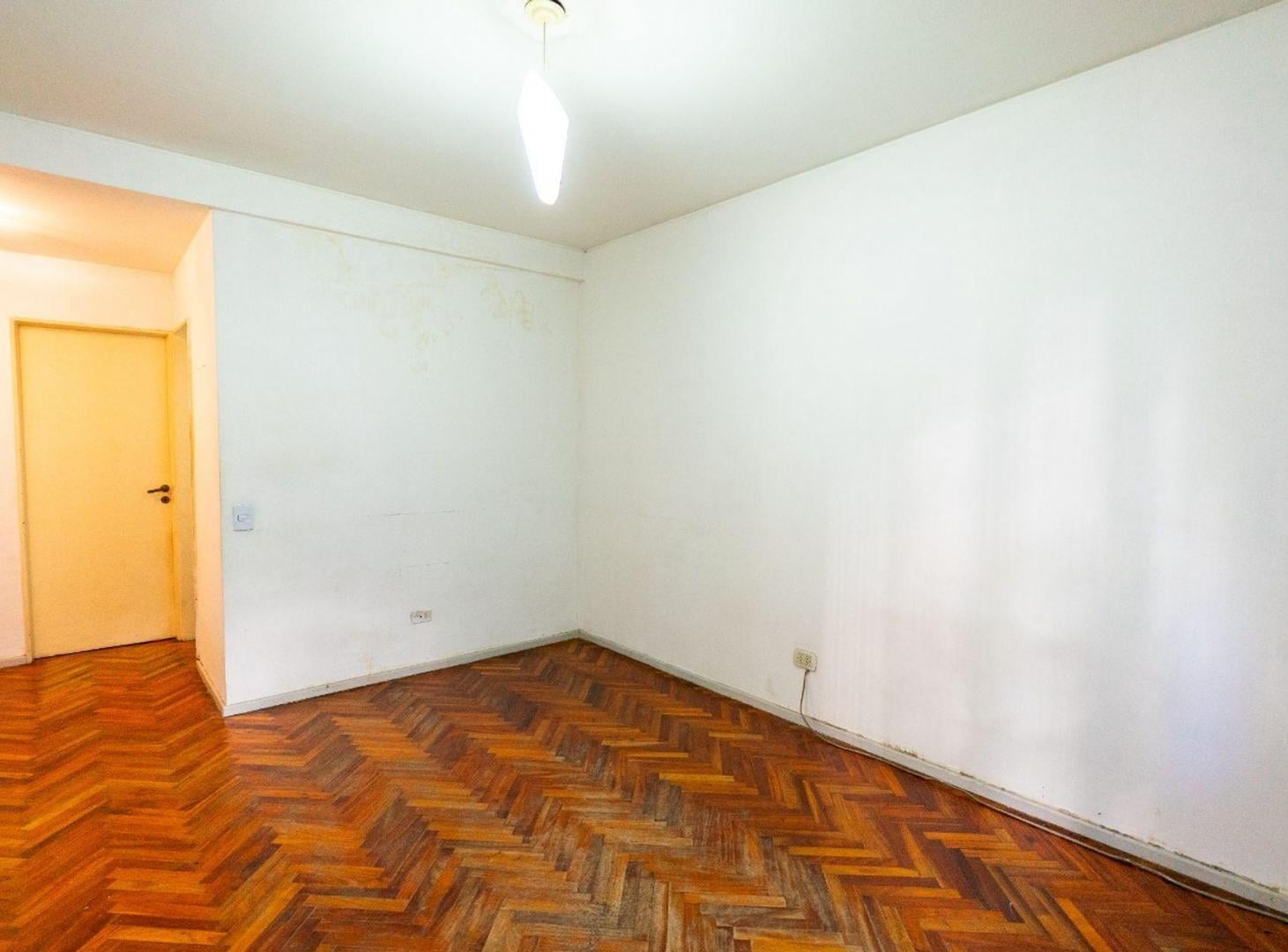 Foto de VENTA DEPTO 2 AMBIENTES EXCELENTE UBICACION, imagen 2