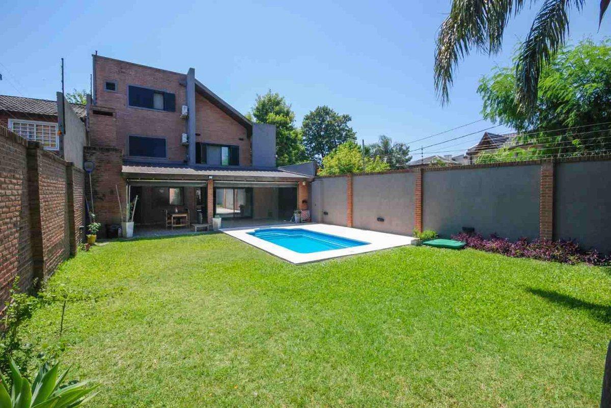 Foto de Casa 5 amb Venta El Palomar Pileta Parque PERMUTA, imagen 1