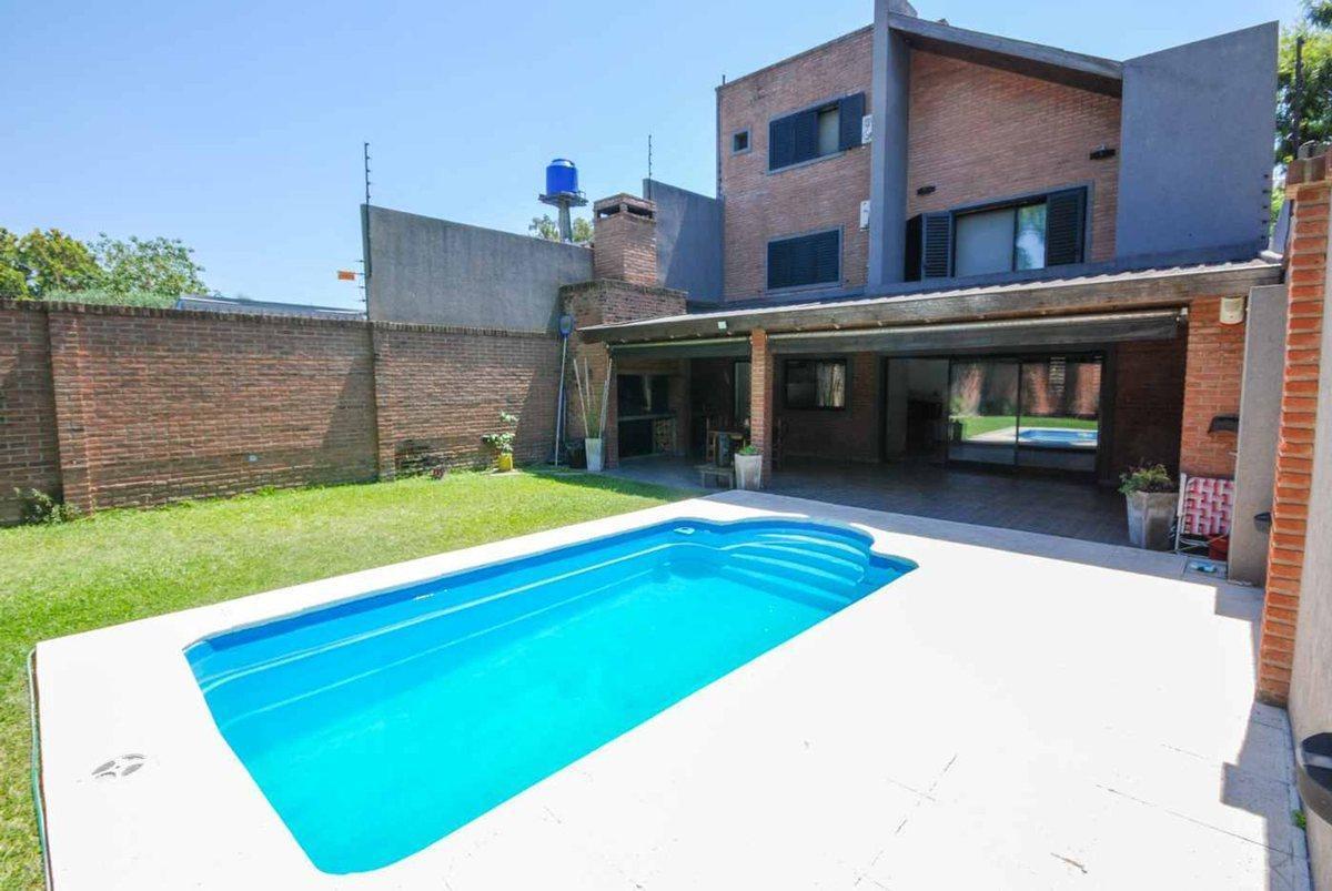 Foto de Casa 5 amb Venta El Palomar Pileta Parque PERMUTA, imagen 2