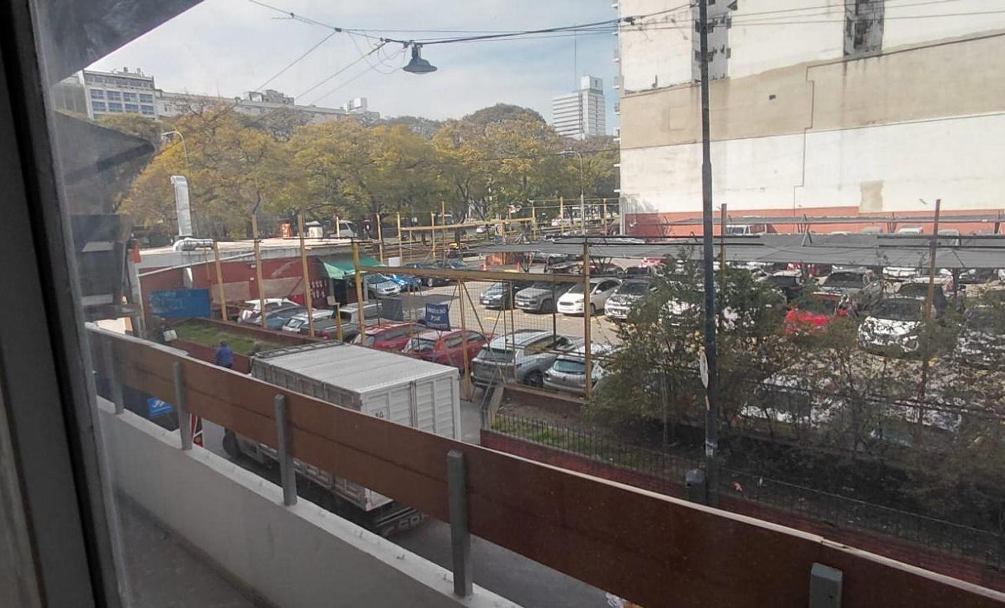 Foto de Alquiler Tres ambientes balcón y Patio Bme Mitre, imagen 2