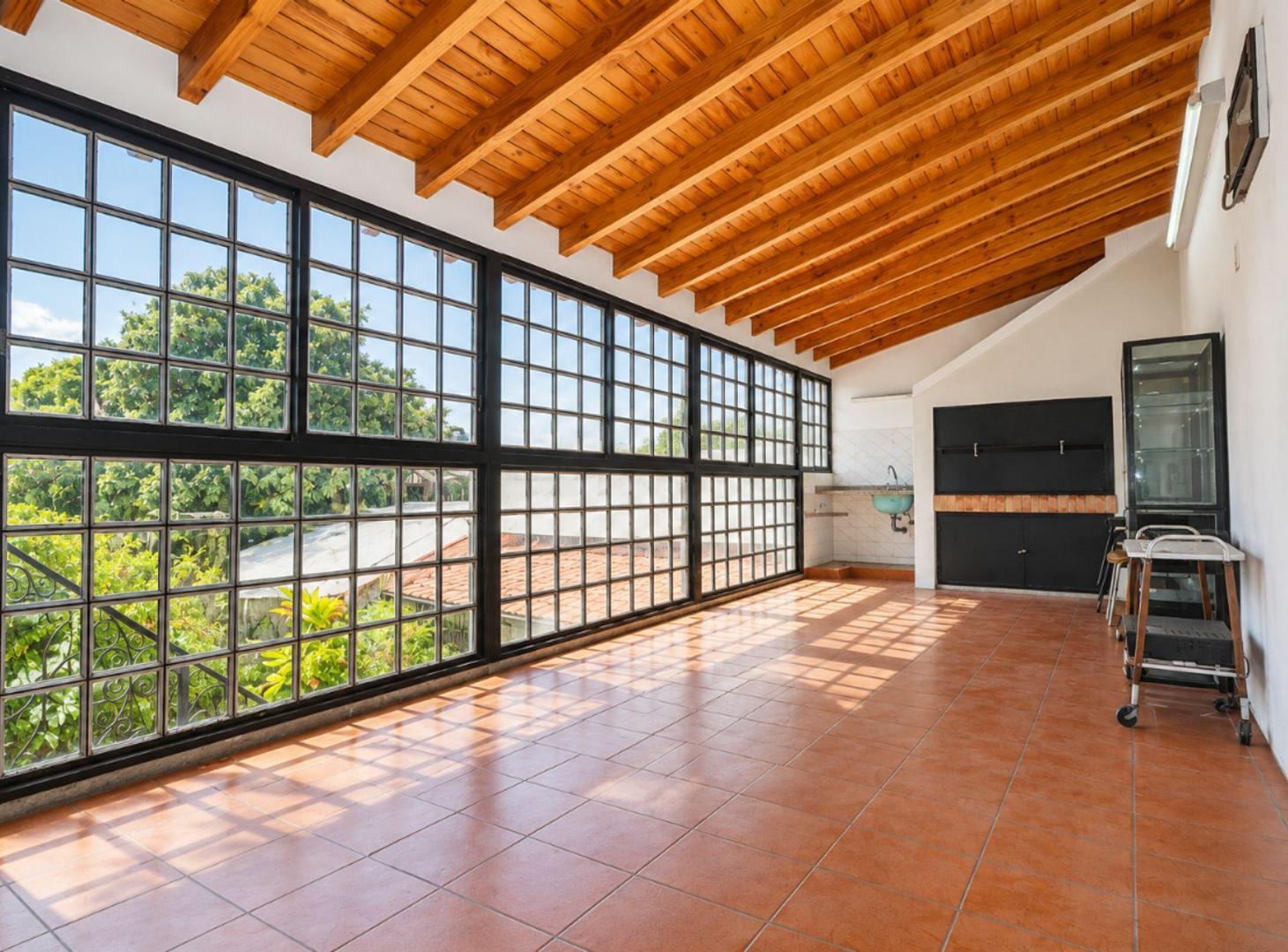 Foto de VENTA PH 5 AMB VILLA PUEYRREDON PARQUE QUINCHO, imagen 1